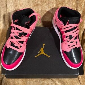 Michael Jordan high top. boys 7Y. EUR 40. Pink/Black.
